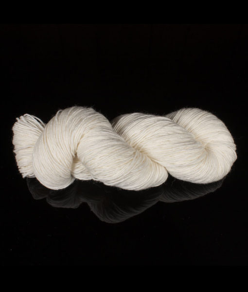 Bare yarn - Fingering - Superwash merino, Nylon - sno - Artigina