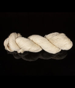Bare yarn - Fingering - Untreated BFL - 004 - Artigina