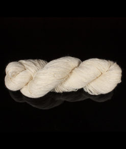 Bare yarn - Fingering - Superwash BFL, Nylon - 119 - Artigina