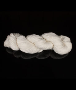 Bare yarn - Fingering - Untreated fine merino - W1181116 - Artigina