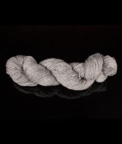 Bare yarn - Fingering - Superwash merino, Yak, Nylon - w22321 - Artigina