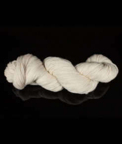 Bare Yarn - DK - Highlan peruvian (untreated - 4 ply) - Artigina