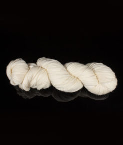 Bare yarn - Sport - British BFL Superwash - w1181 - Artigina