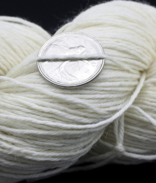 Bare yarn - DK - Superwash Merino (027)