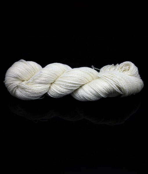 Bare yarn - Fingering - Superwash Merino