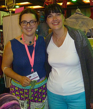 Gina (Artigina) en compagnie de Stéphanie Voyer au festival de la p'tite laine de Rivière-du-Loup