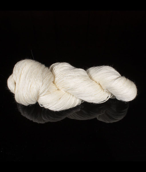 Laine à teindre - Fingering - Mérino superwash, Bambou, Nylon - 105 - Artigina