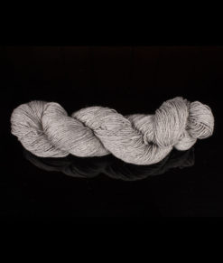 Laine à teindre - Fingering - Mérino superwash, Yak, Nylon - w22321 - Artigina